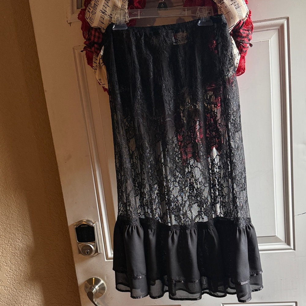 Elegant Black Lace Skirt Extender